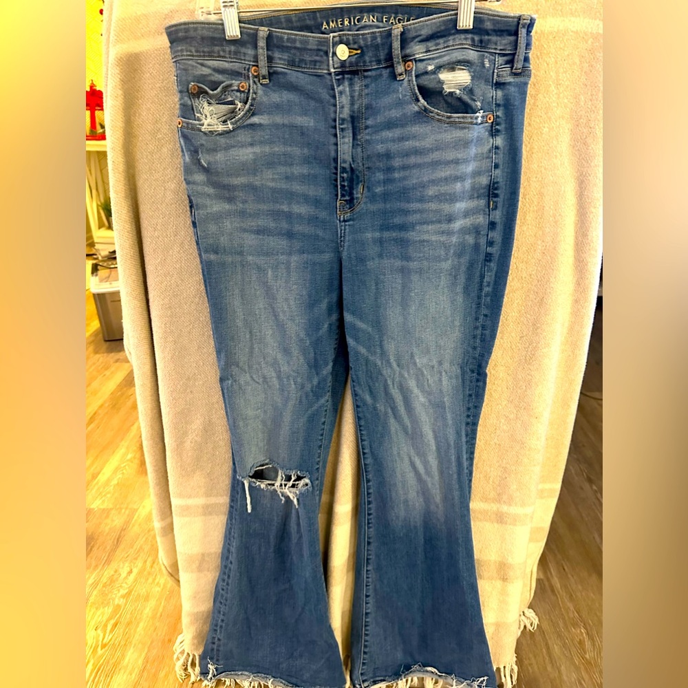 🇺🇸 American Eagle 🦅 High Rise Bell Bottom Distressed Jeans